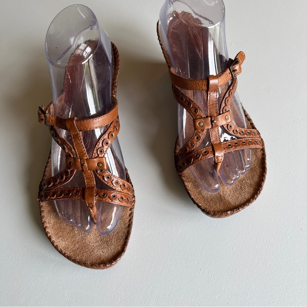 Clark’s 8.5 Artisan Collection Sago Brown Tan Leather Studded Strappy Sandal - Picture 12 of 15